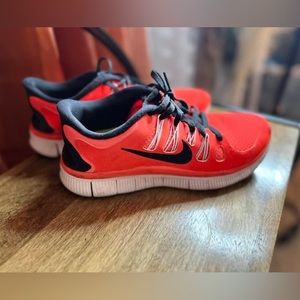 Women’s Tennis Shoes